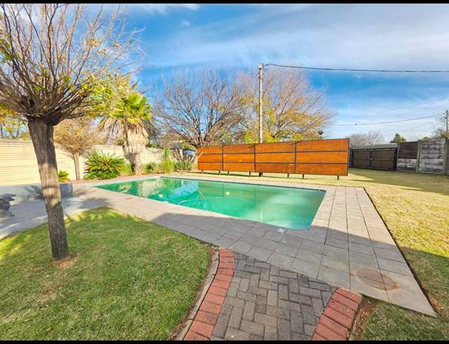 3 BEDROOM HOUSE FOR SALE IN THREE RIVERS